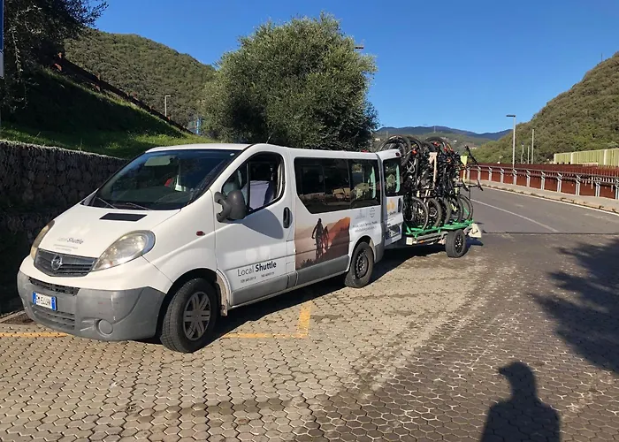 Aduepassi & Servizio Bike Shuttle 호텔 피날레리구레