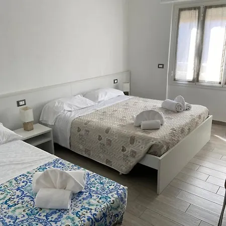 Szálloda Albergo Aduepassi & Servizio Bike Room