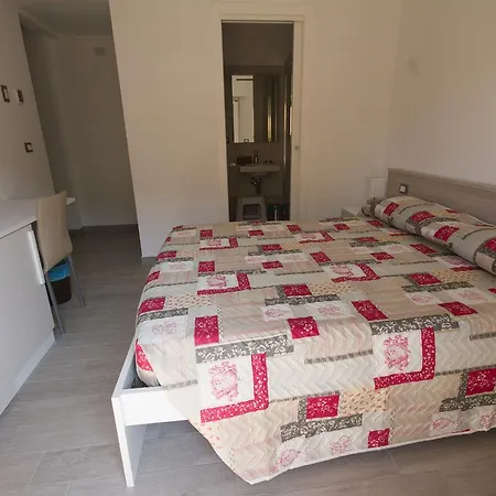 Albergo Aduepassi & Servizio Bike Room Szálloda *
