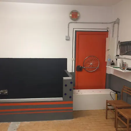 Albergo Aduepassi & Servizio Bike Room