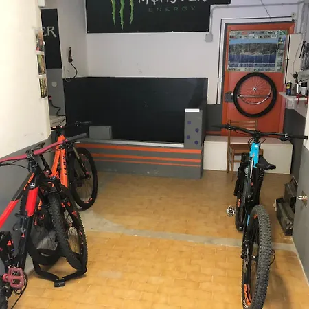 מלון Aduepassi & Servizio Bike Shuttle פינאלה ליגורה