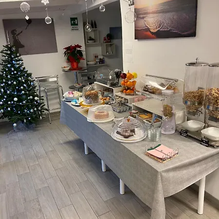 Szálloda Albergo Aduepassi & Servizio Bike Room Finale Ligure