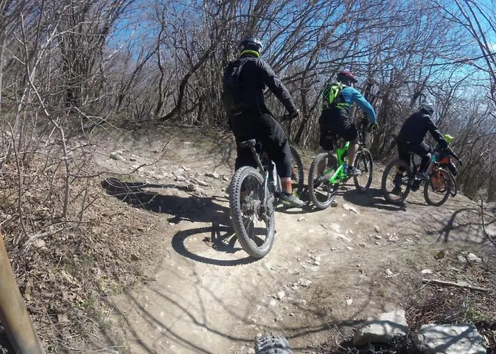 Aduepassi & Servizio Bike Shuttle Отель