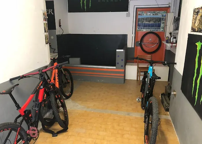 Отель Aduepassi & Servizio Bike Shuttle Финале Лигуре